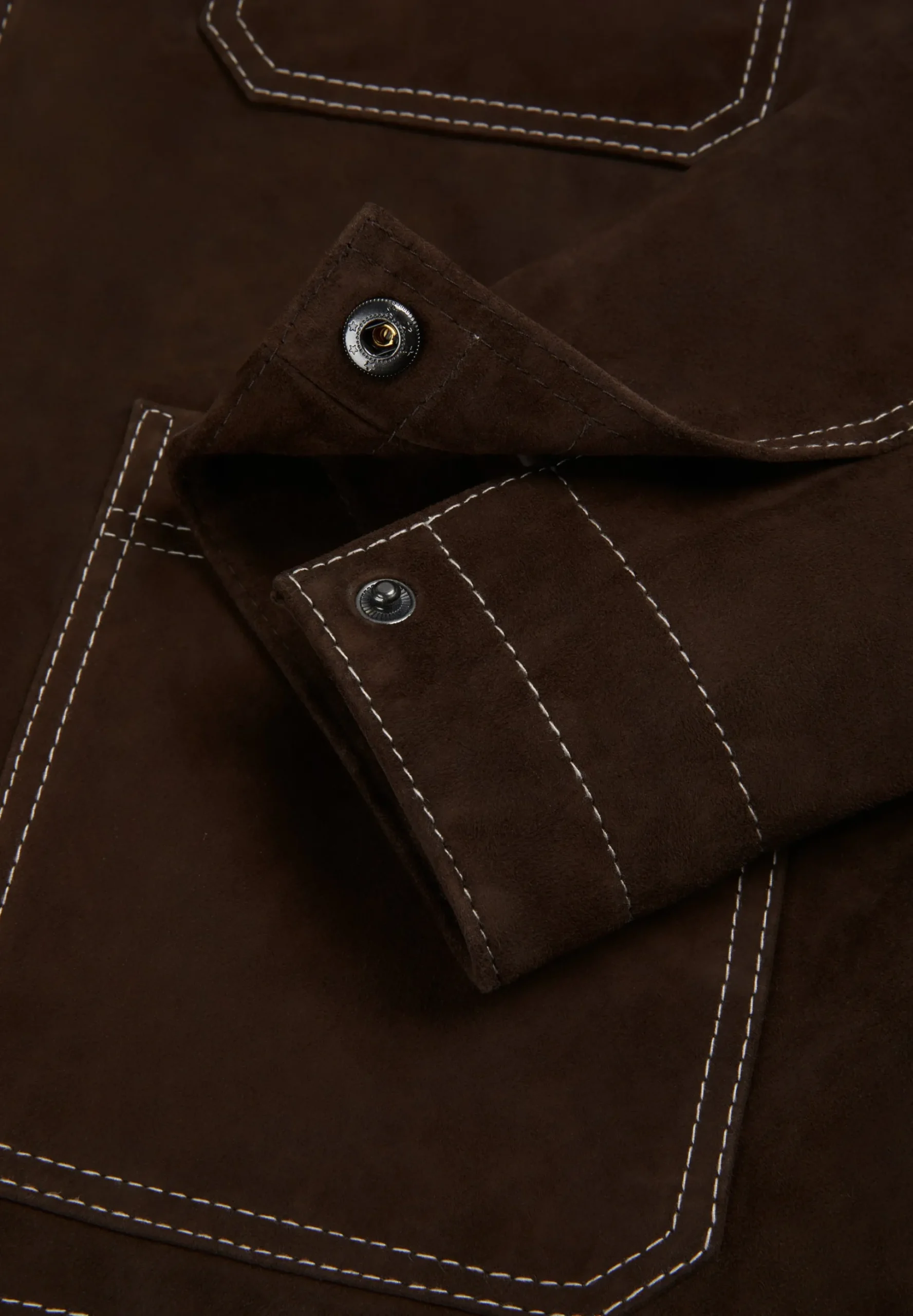 CHAQUETA ANTE COSTURAS CONTRASTE