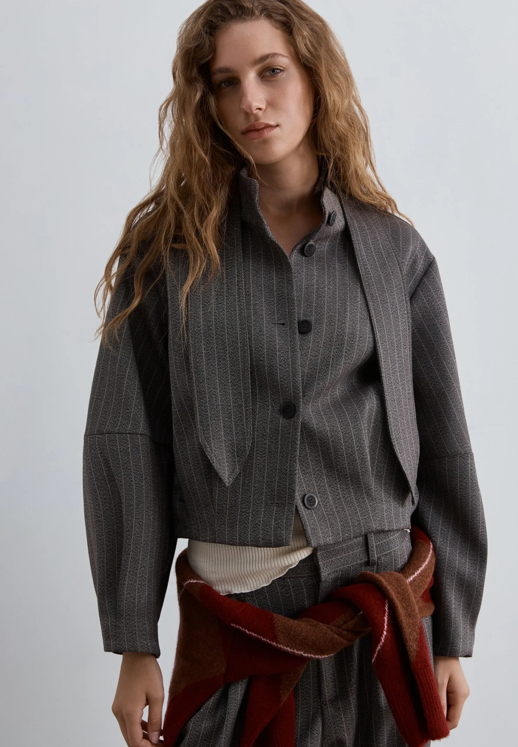 CHAQUETA BOMBER CON LAZADA
