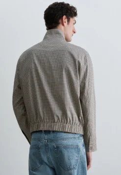 CHAQUETA BOMBER ESTAMPADO MICROCUADRO