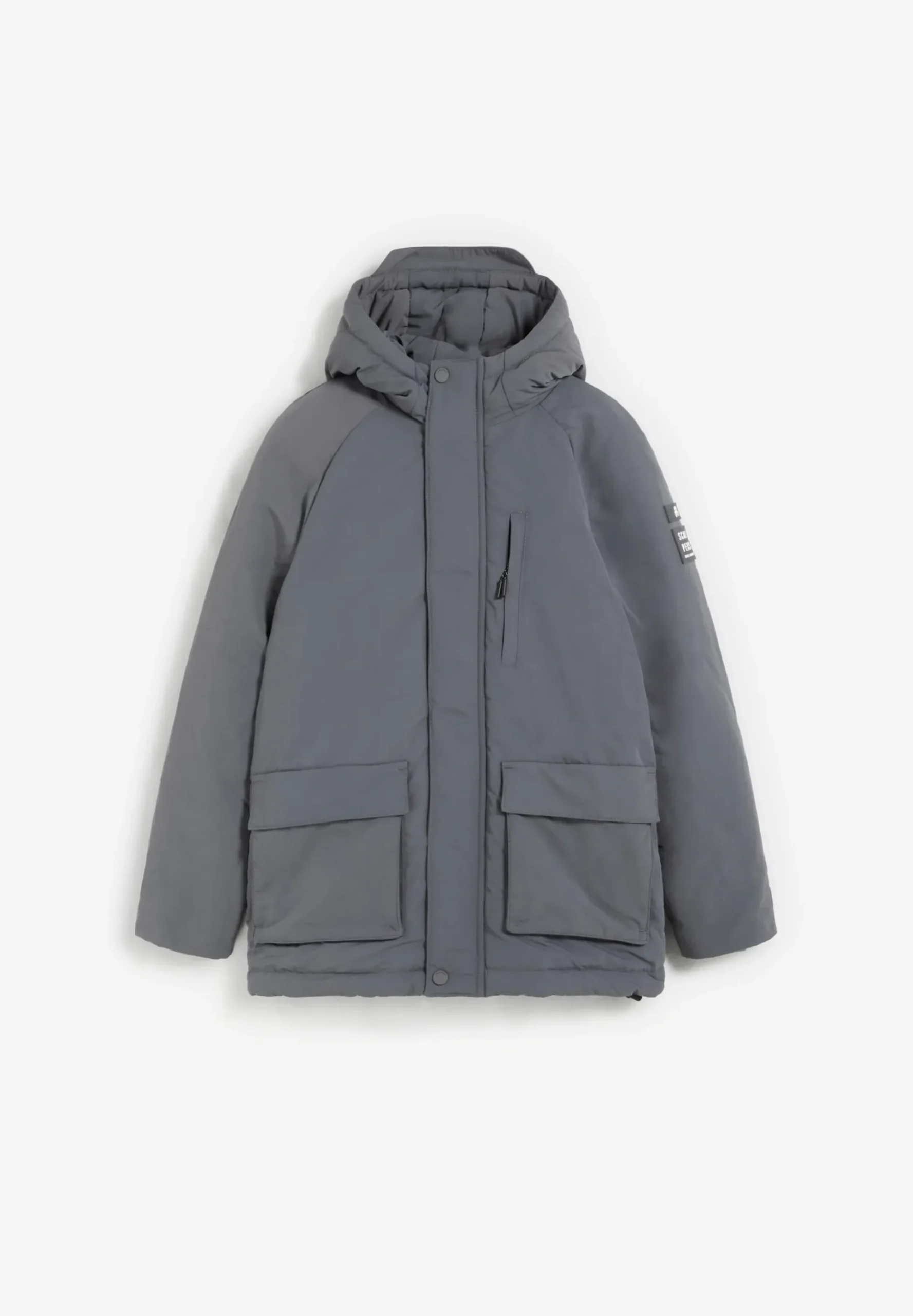 CHAQUETA CON CAPUCHA BOLSILLOS