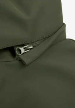 CHAQUETA CON CAPUCHA REVERSIBLE
