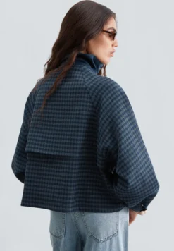 CHAQUETA CUELLO ALTO CUADROS