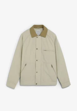 CHAQUETA CUELLO CONTRASTE