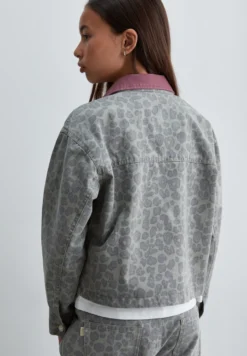 CHAQUETA DENIM ANIMAL PRINT