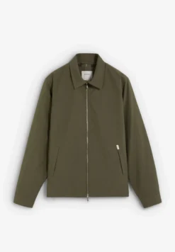 CHAQUETA DETALLE INTERIOR