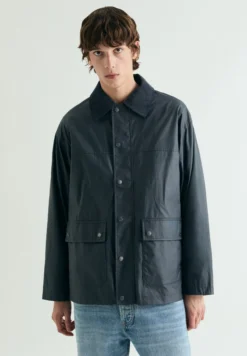CHAQUETA ENCERADA CON SNAPS