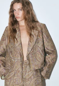CHAQUETA ESTAMPADO PAISLEY