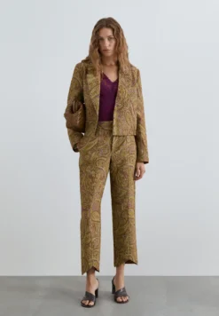 CHAQUETA ESTAMPADO PAISLEY