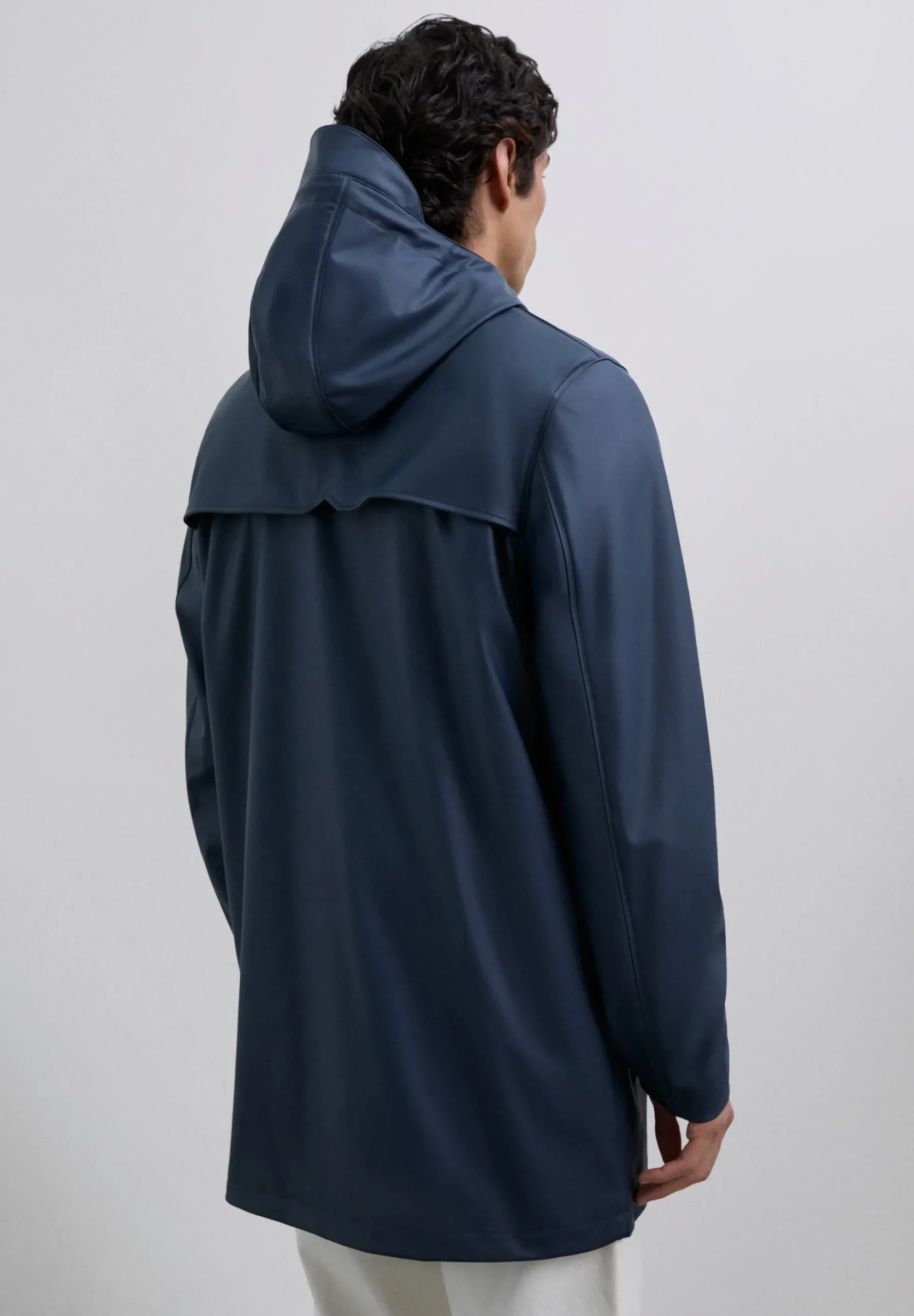 CHAQUETA IMPERMEABLE LOGO