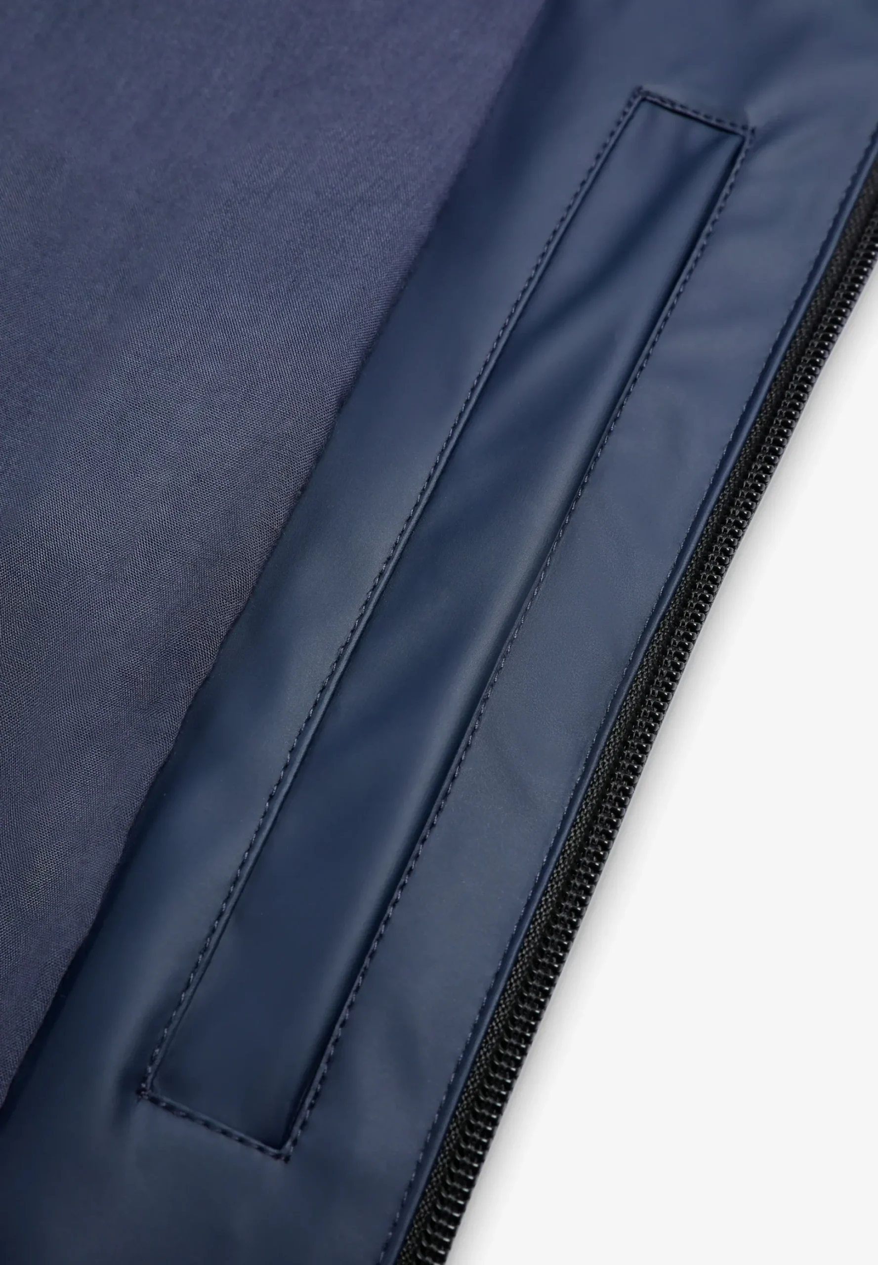 CHAQUETA IMPERMEABLE LOGO