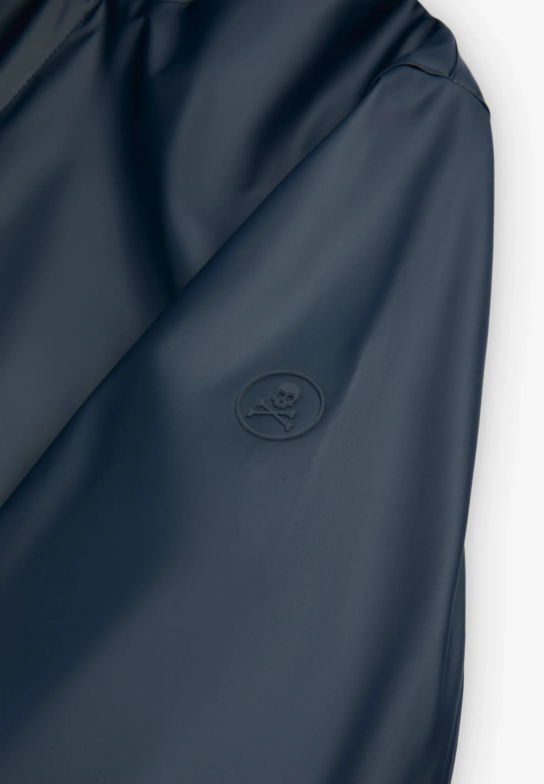 CHAQUETA IMPERMEABLE LOGO