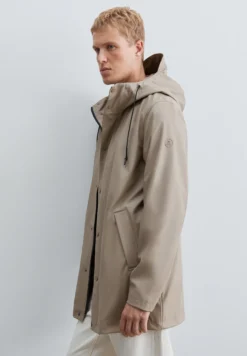 CHAQUETA IMPERMEABLE LOGO