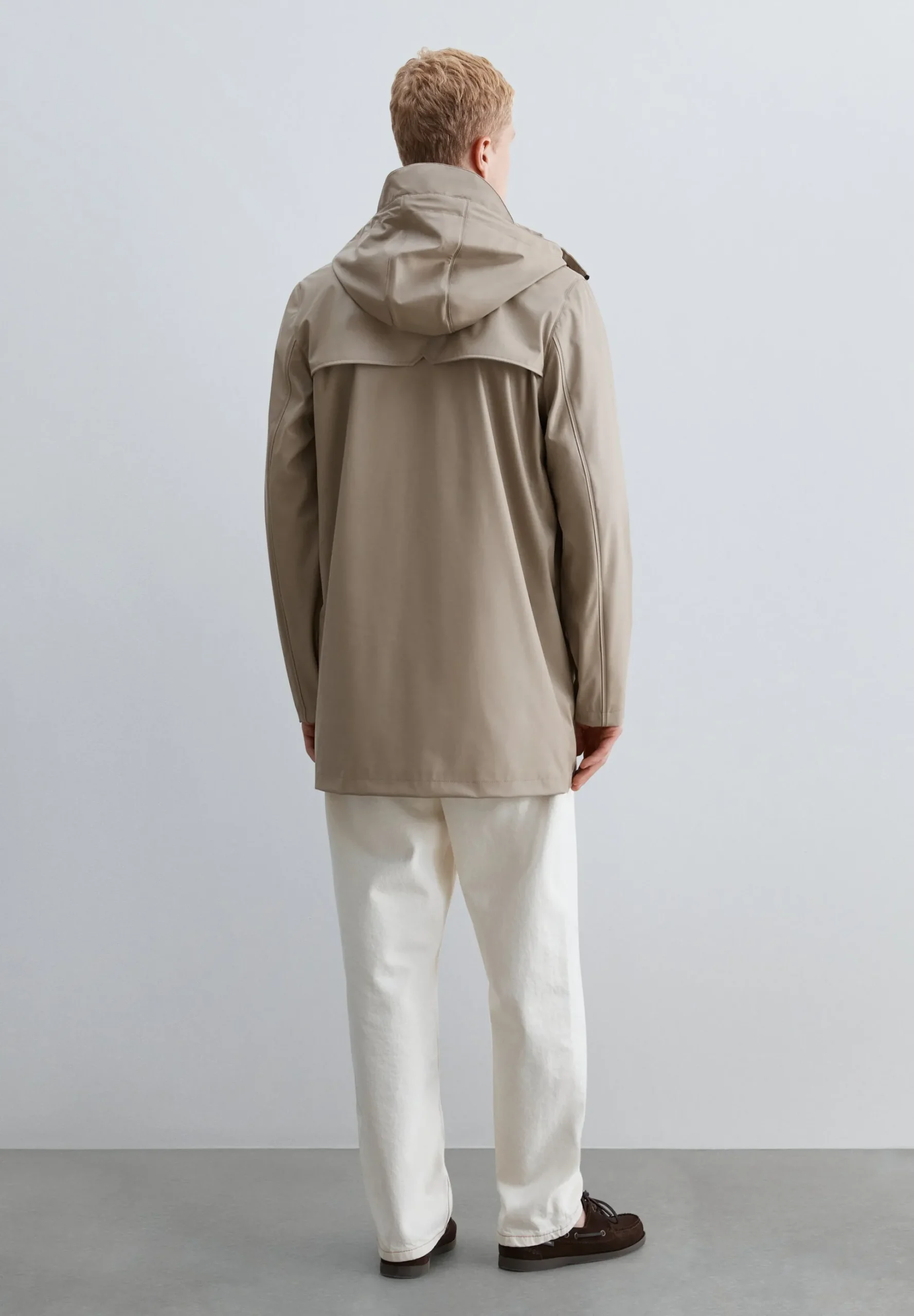 CHAQUETA IMPERMEABLE LOGO