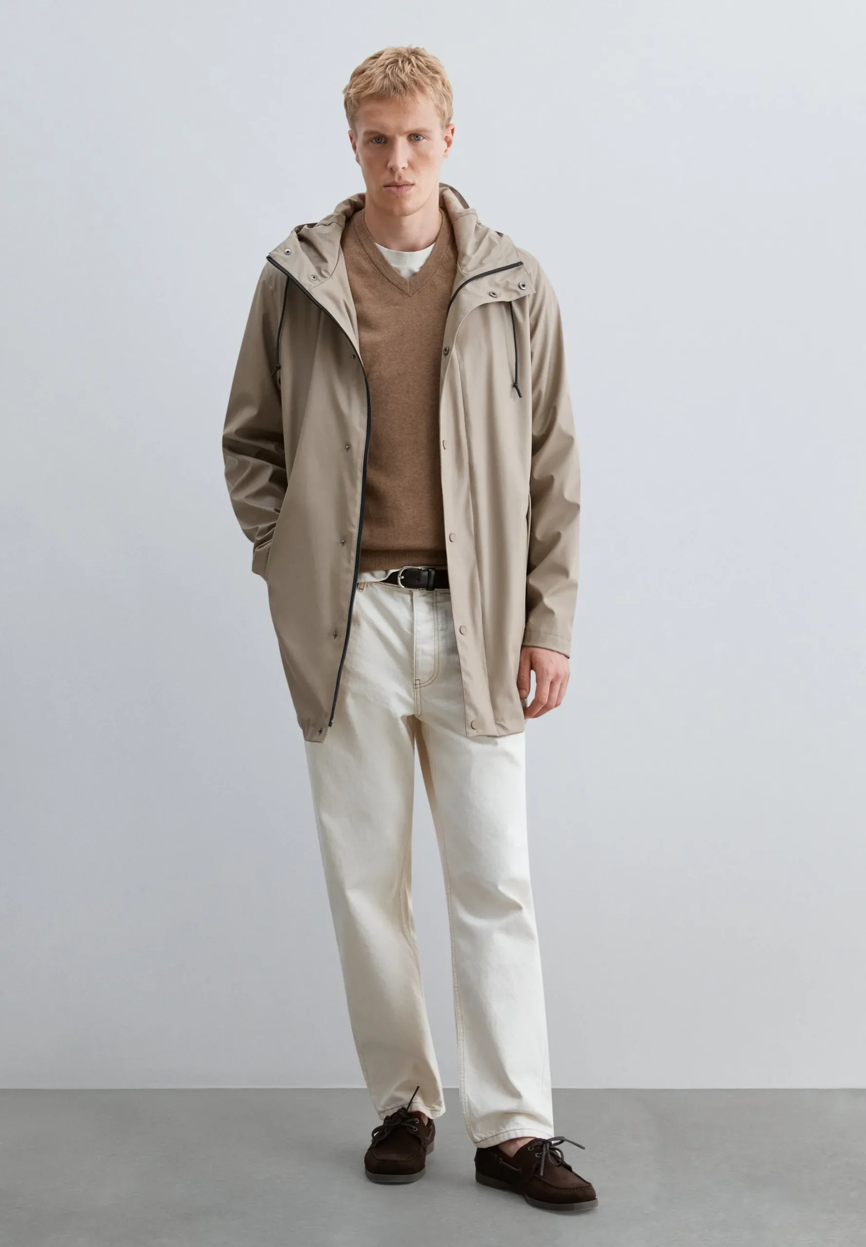 CHAQUETA IMPERMEABLE LOGO