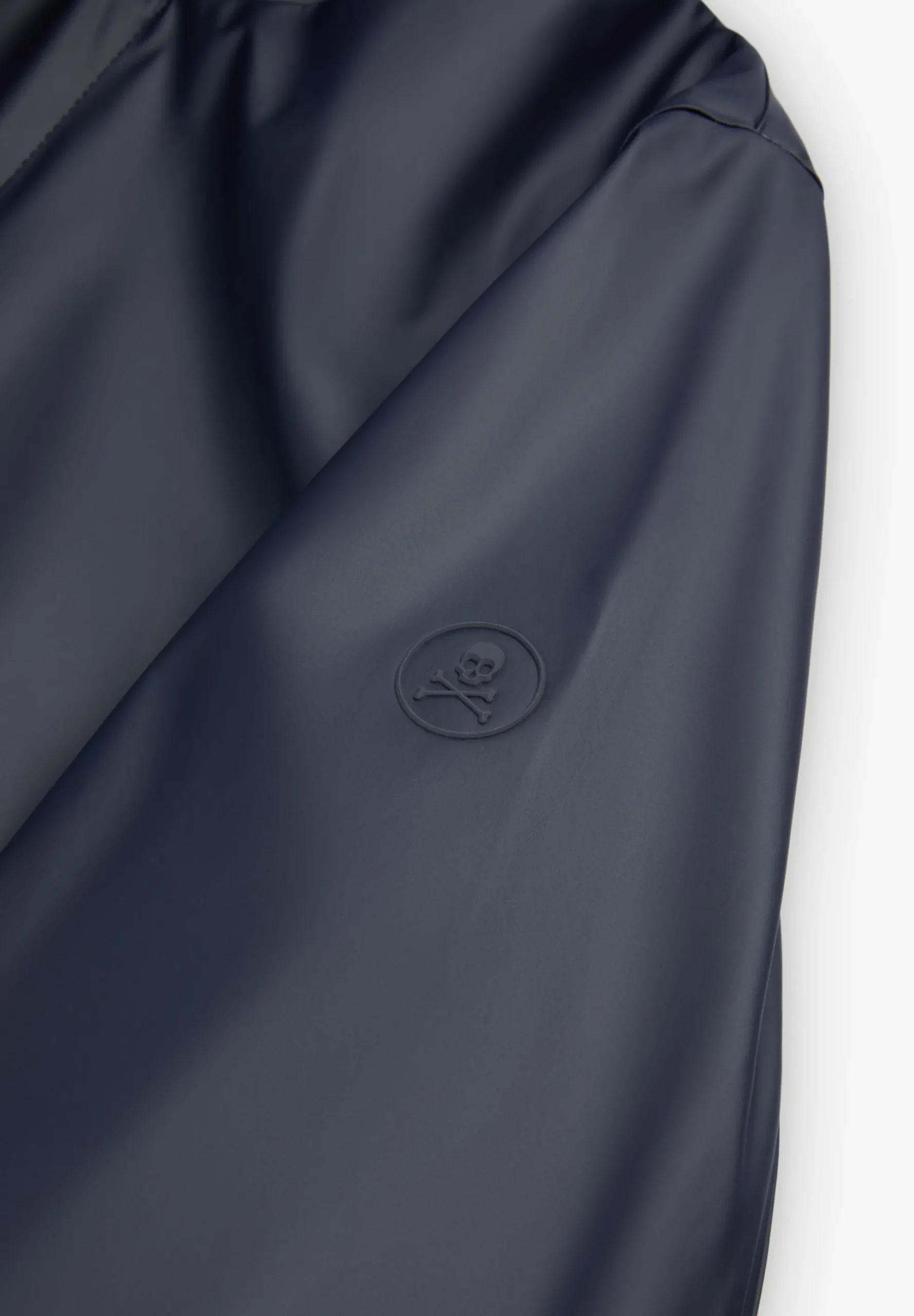 CHAQUETA IMPERMEABLE LOGO