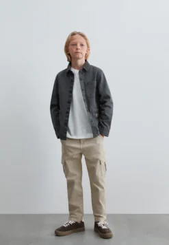 CHAQUETA LIGERA MULTIBOLSILLOS