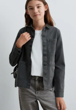 CHAQUETA LIGERA MULTIBOLSILLOS