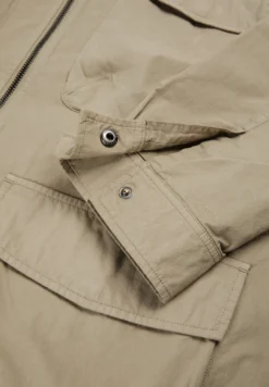 CHAQUETA MILITAR BOLSILLOS