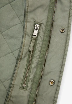 CHAQUETA MILITAR CAPUCHA OCULTA