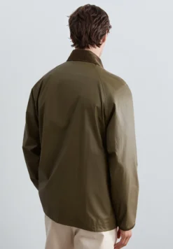 CHAQUETA RESINADA CUELLO PANA
