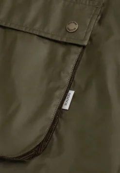 CHAQUETA RESINADA CUELLO PANA