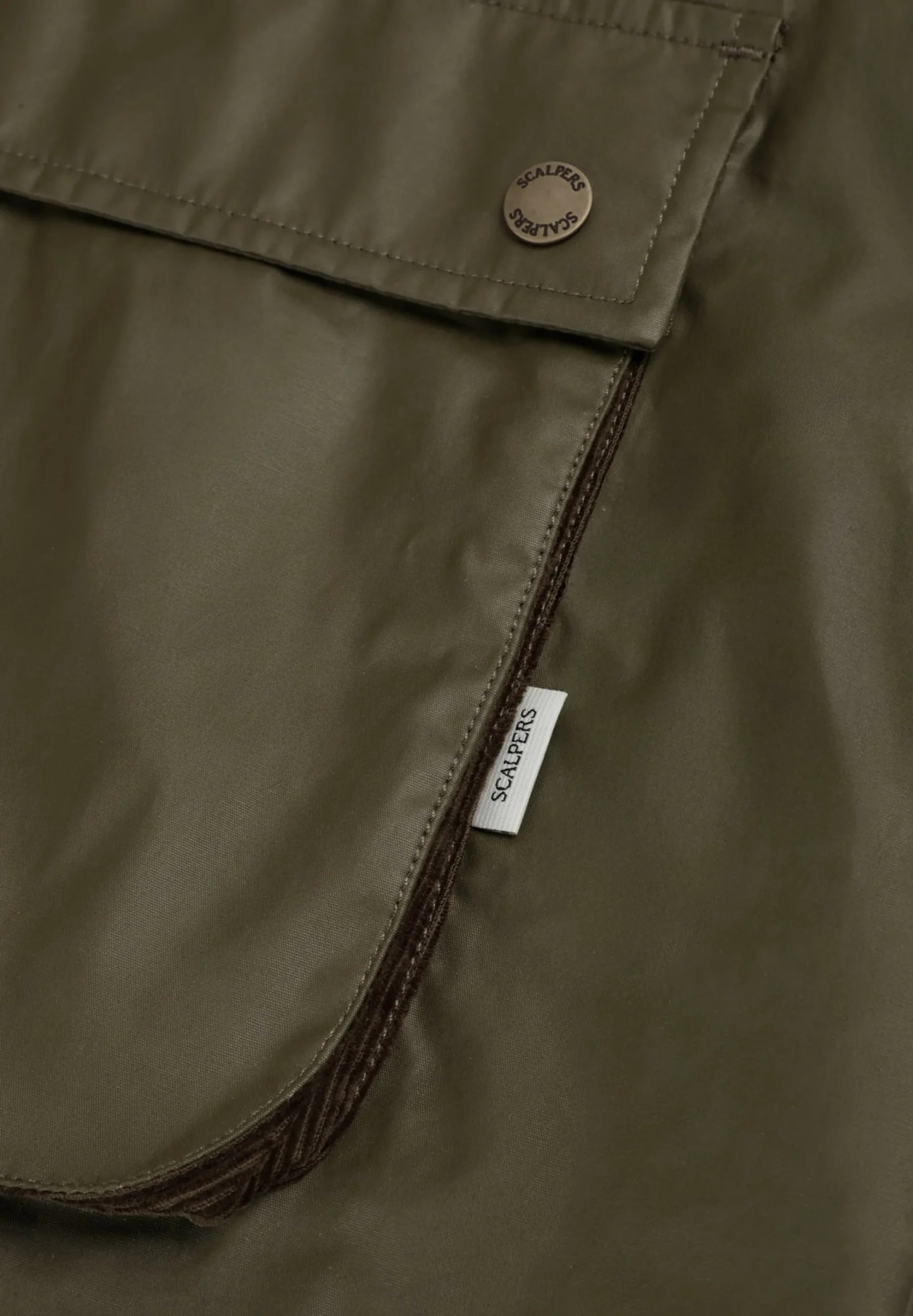 CHAQUETA RESINADA CUELLO PANA