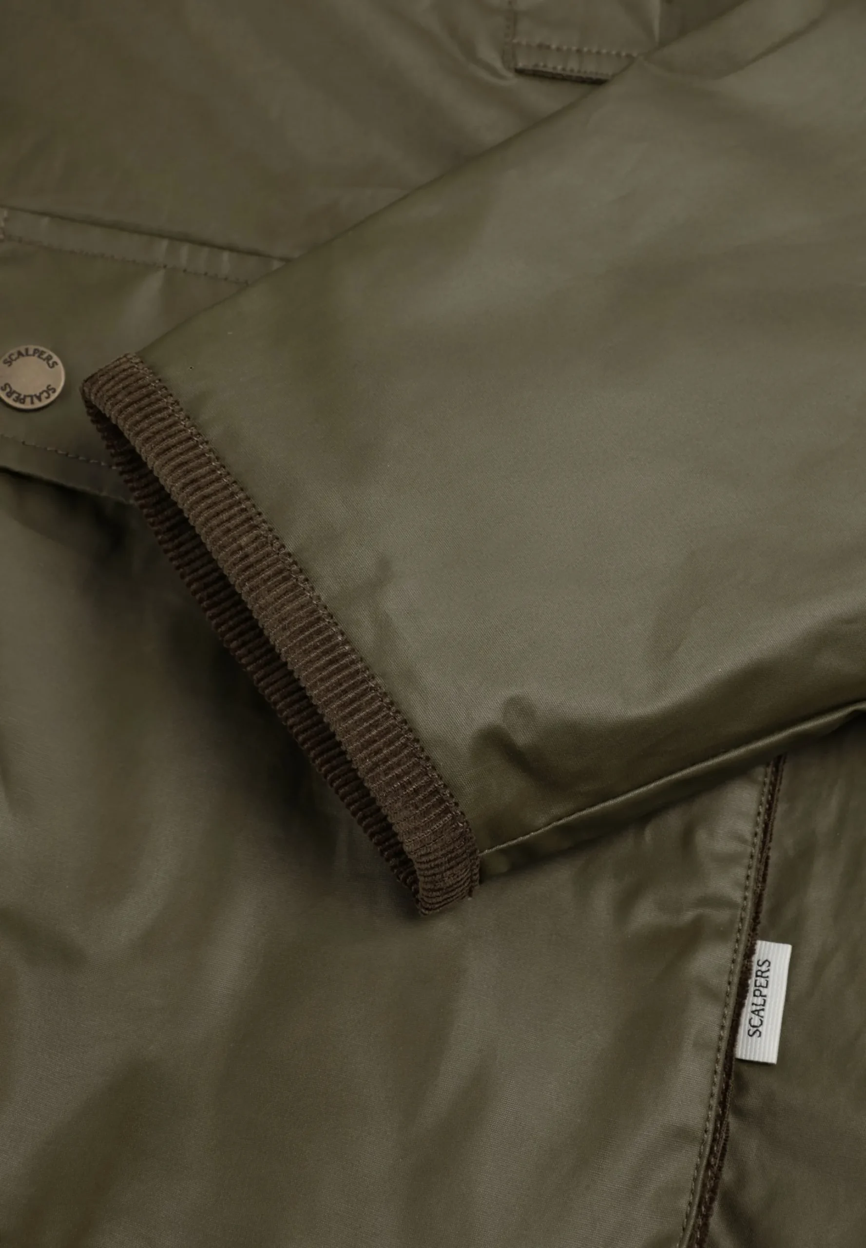 CHAQUETA RESINADA CUELLO PANA