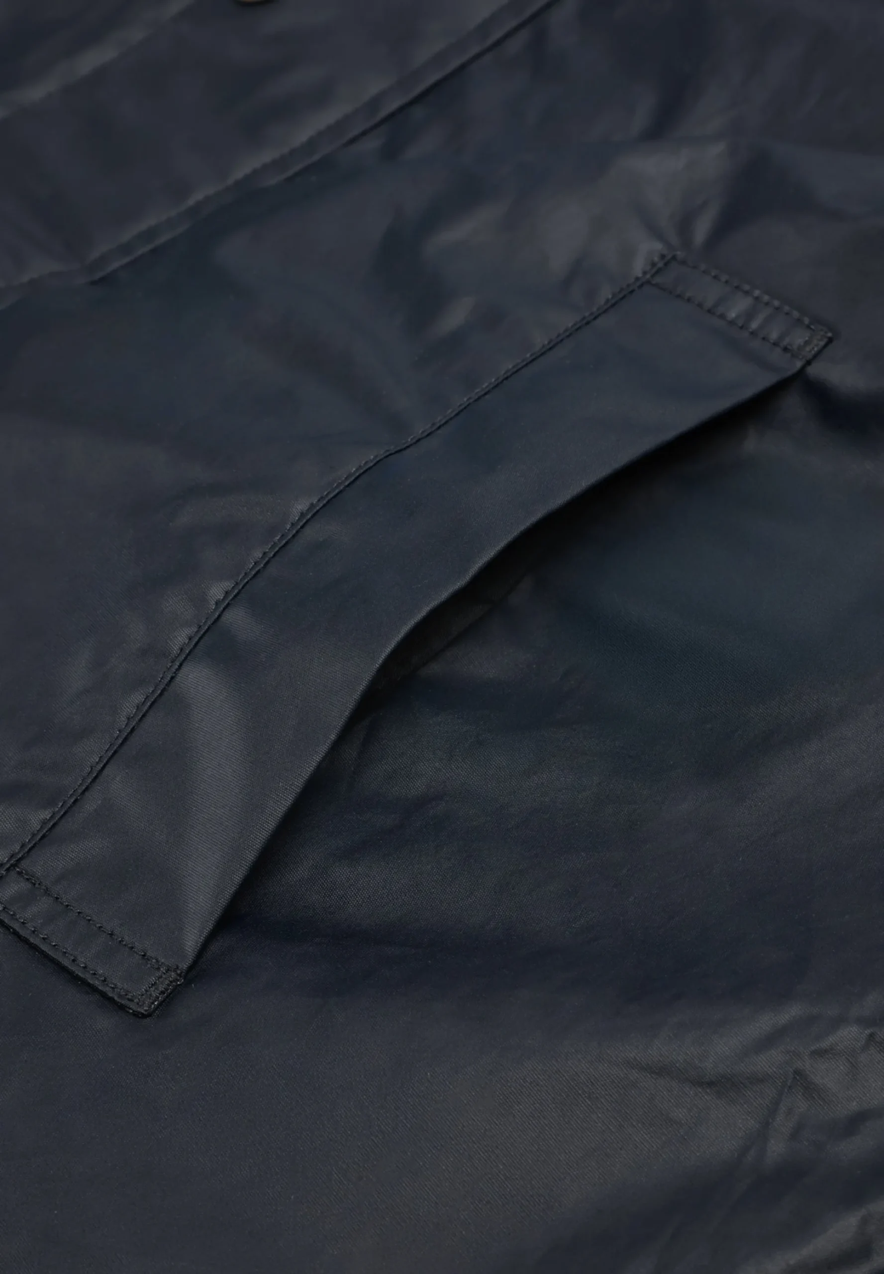 CHAQUETA RESINADA CUELLO PANA