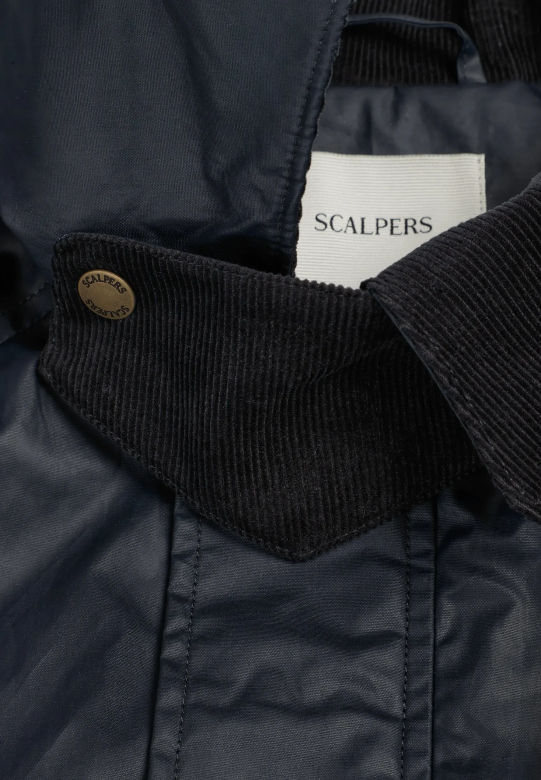 CHAQUETA RESINADA CUELLO PANA
