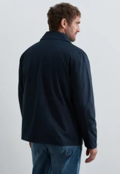 CHAQUETA TÉCNICA BOLSILLOS