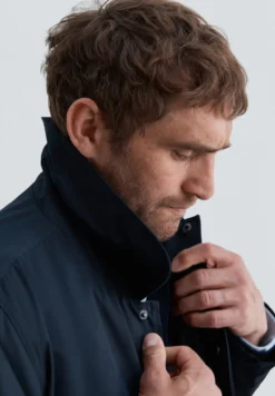 CHAQUETA TÉCNICA BOLSILLOS