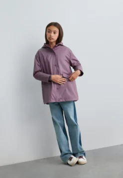 CHUBASQUERO IMPERMEABLE CON CAPUCHA