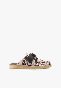 CLARKS | ZUECO NOMAD COW PRINT MUJER