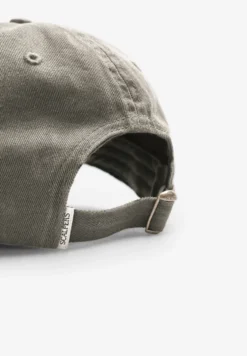 GORRA CALAVERA BORDADA