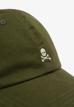 GORRA CALAVERA BORDADA