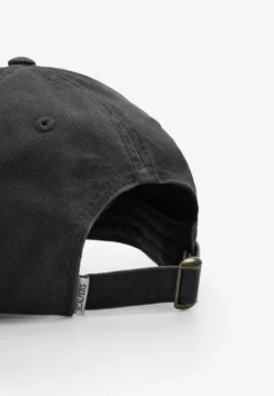 GORRA CALAVERA BORDADA