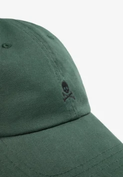 GORRA CALAVERA BORDADA