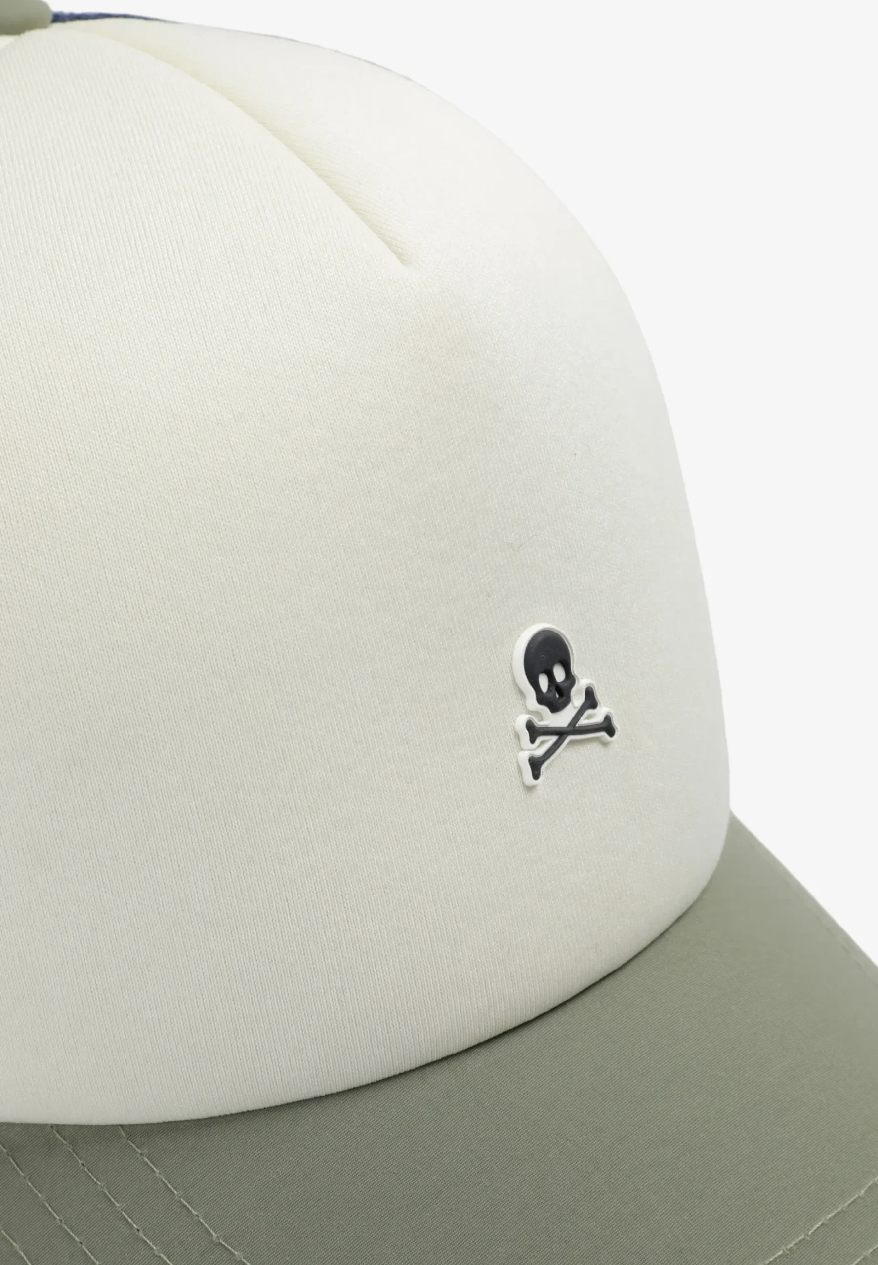 GORRA TRUCKER CALAVERA