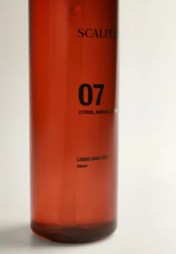 JABÓN LÍQUIDO 07 250 ML CITRUS, ARMOISE, CARDAMOM