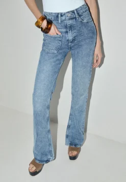 JEANS BOLSILLO ASIMÉTRICO