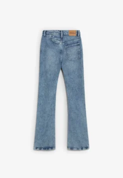 JEANS BOLSILLO ASIMÉTRICO