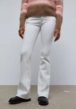 JEANS BOOTCUT