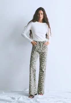 JEANS BOOTCUT ANIMAL PRINT