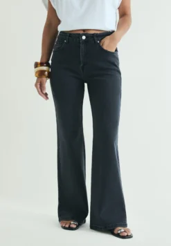 JEANS BOOTCUT RELAXED