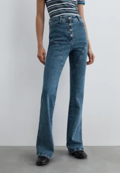 JEANS BOOTCUT TIRO ALTO
