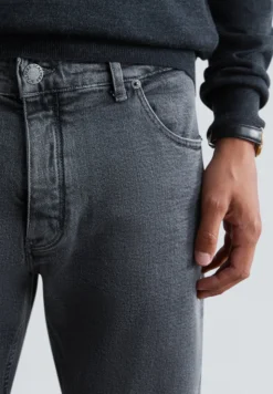 JEANS SLIM FIT