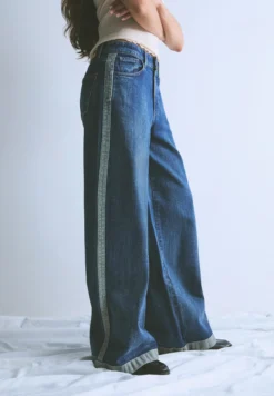 JEANS WIDE LEG TIRAS LATERALES