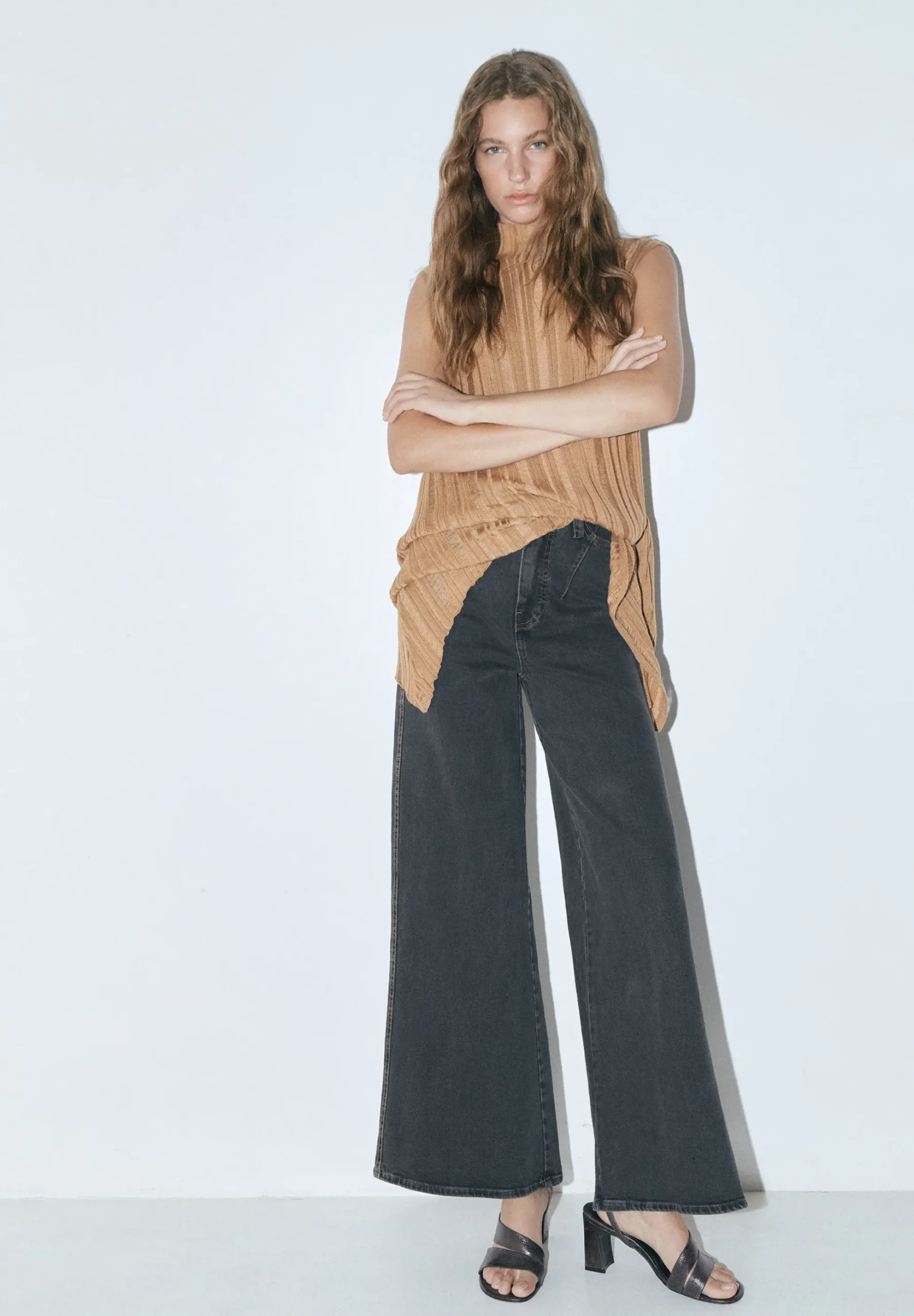 JEANS WIDE LEG TIRO ALTO