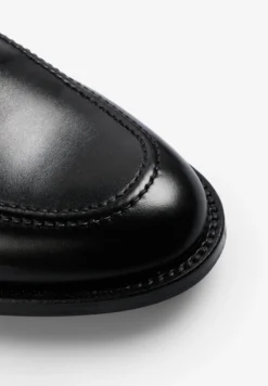 MOCASÍN NEGRO ANTIFAZ