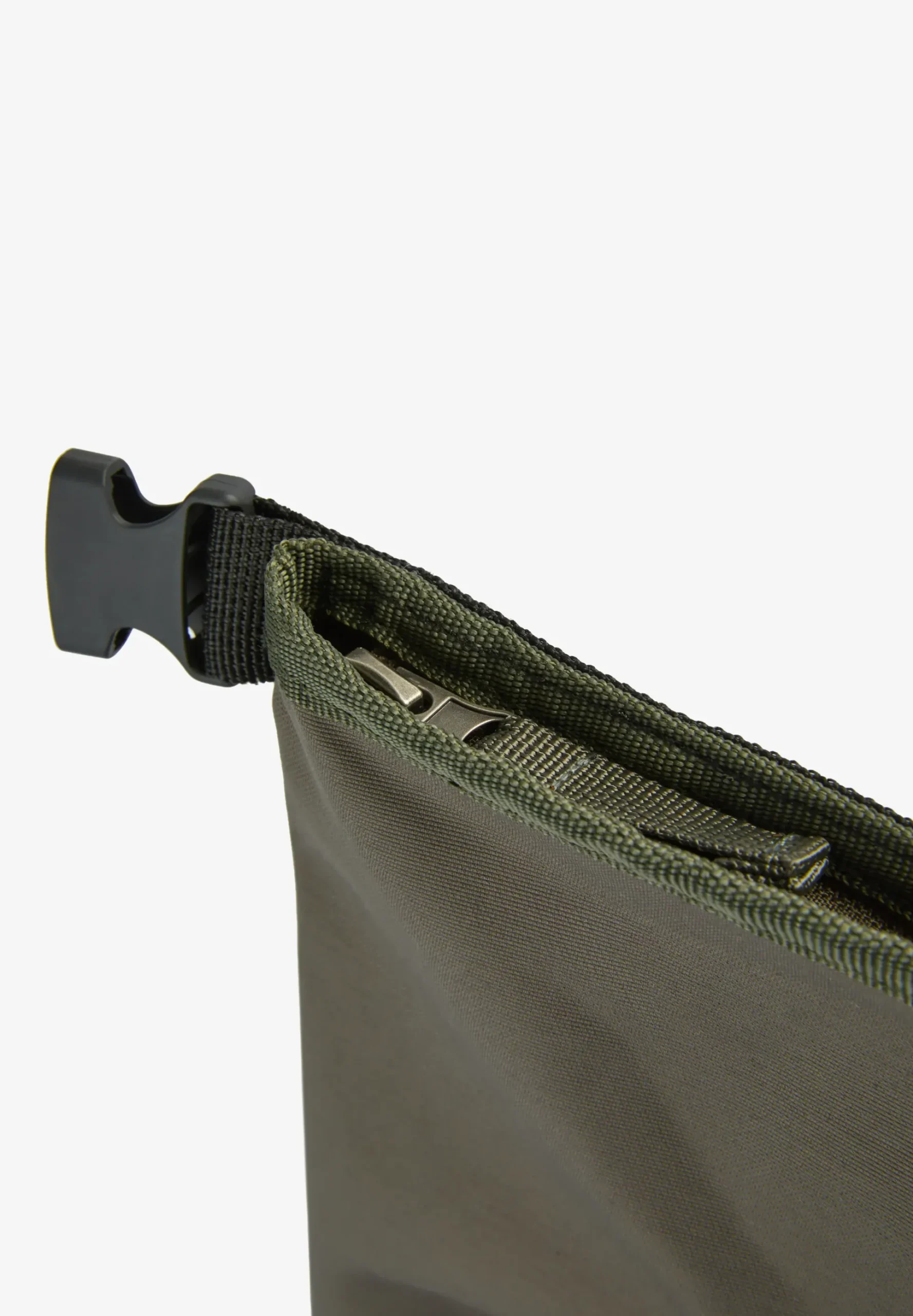 MOCHILA CIERRE ENROLLABLE